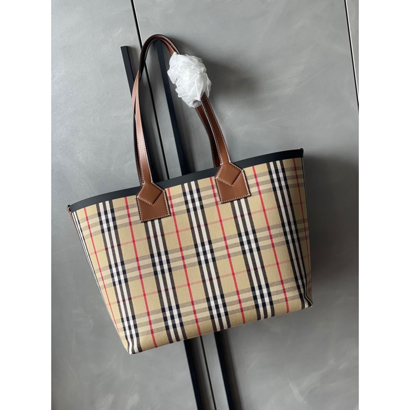 B**rry shopping bags